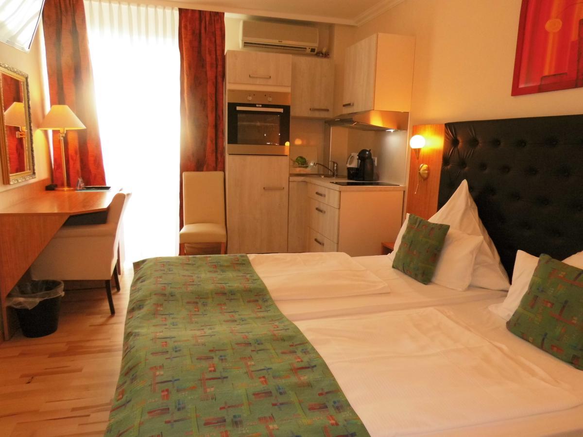 Guzulka & Restaurant Aparthotel 3*
