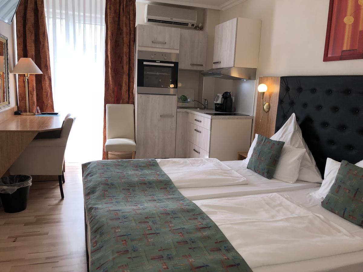 Guzulka & Restaurant Aparthotel 3*