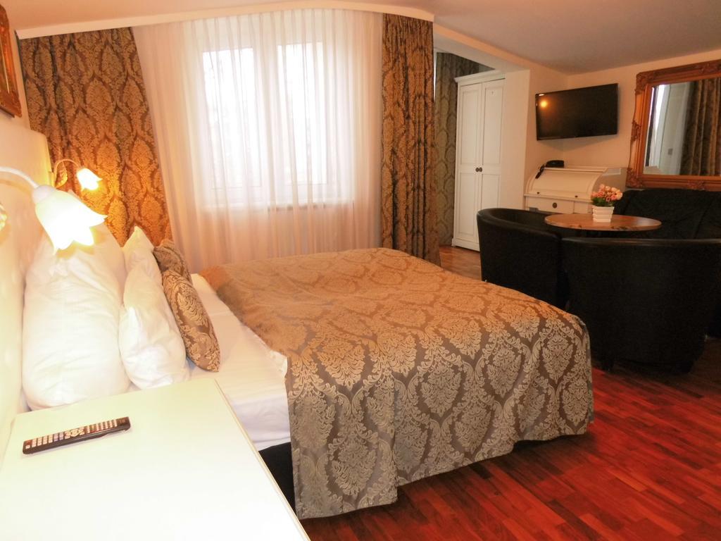 Aviv Aparthotel 3*